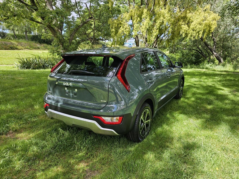 2025 Kia Niro LIGHT 1.6PH/6AM image 3