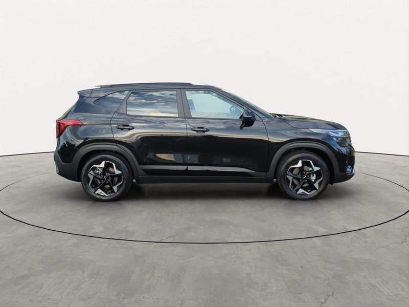 2025 Kia Seltos EX 2.0L FWD image 3