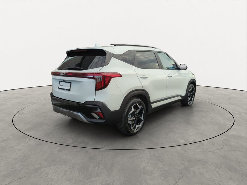 2025 Kia Seltos EX 2.0L FWD image 4