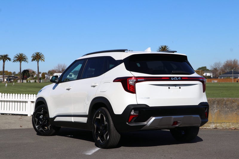 2025 Kia Seltos EX 2.0P image 2