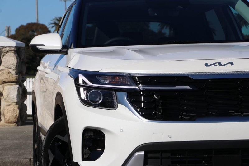 2025 Kia Seltos EX 2.0P image 2