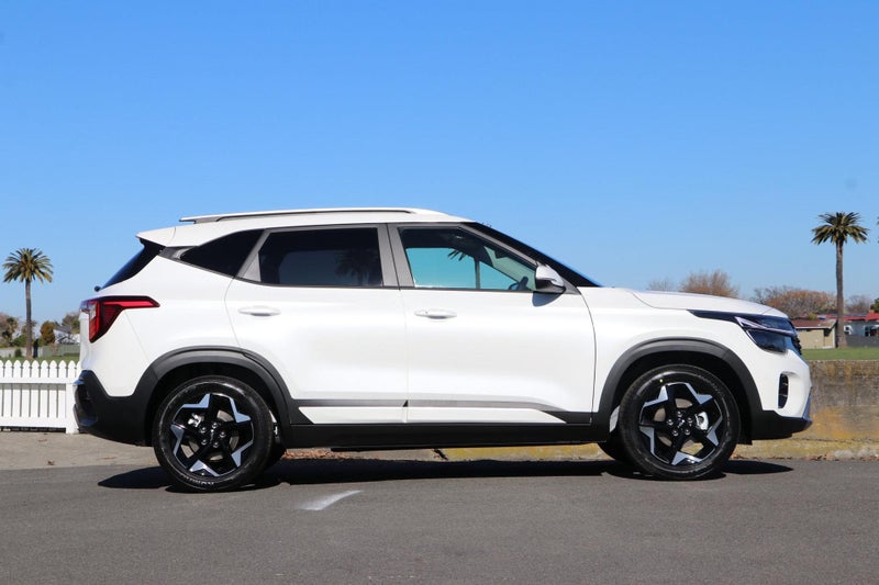 2025 Kia Seltos EX 2.0P image 4