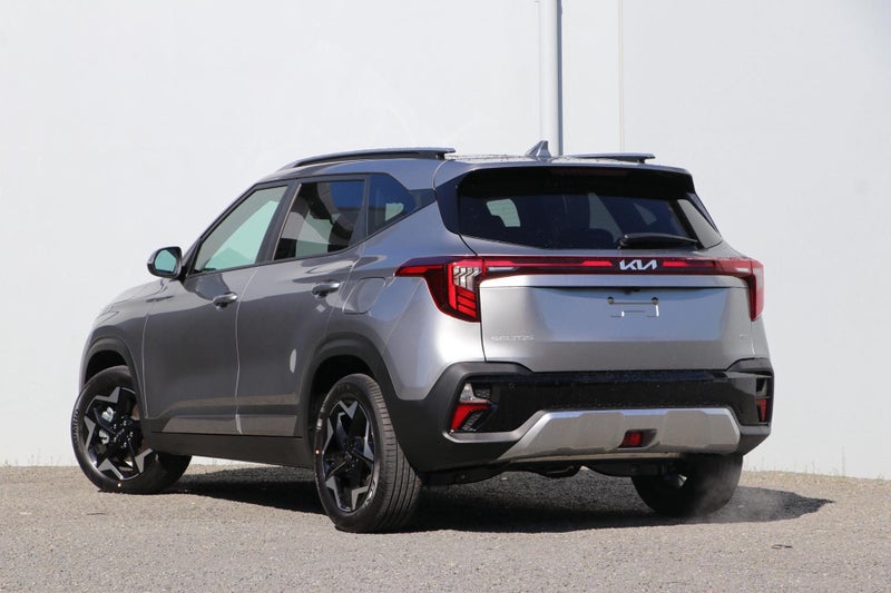 2025 Kia Seltos EX 2.0P image 2