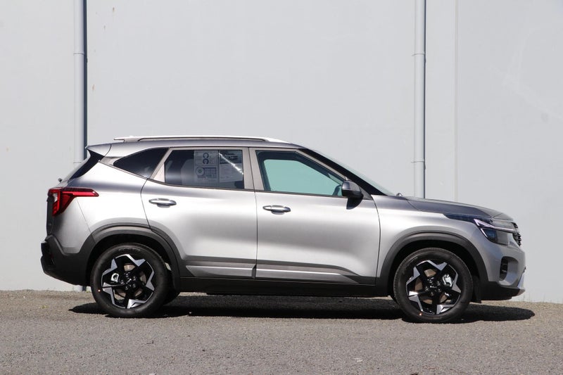 2025 Kia Seltos EX 2.0P image 3