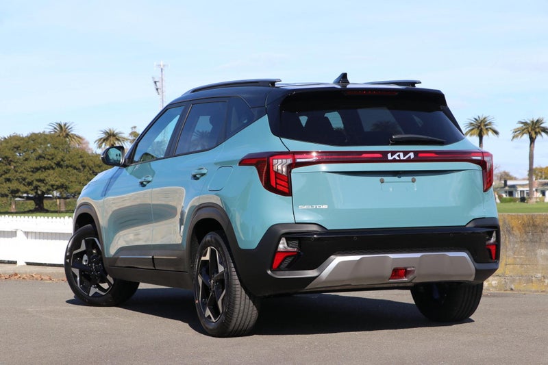 2025 Kia Seltos EX 2.0P image 2