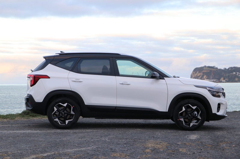 2025 Kia Seltos EX 2.0P image 4