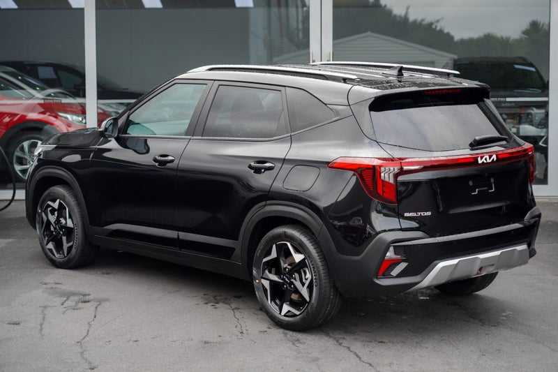 2025 Kia Seltos EX 2.0P image 2