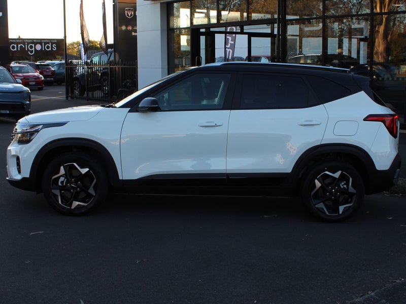 2025 Kia Seltos EX image 3