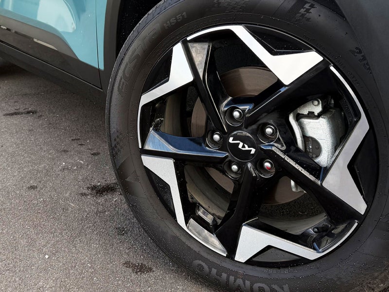 2025 Kia Seltos EX image 2