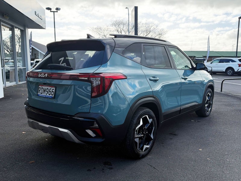 2025 Kia Seltos EX image 4