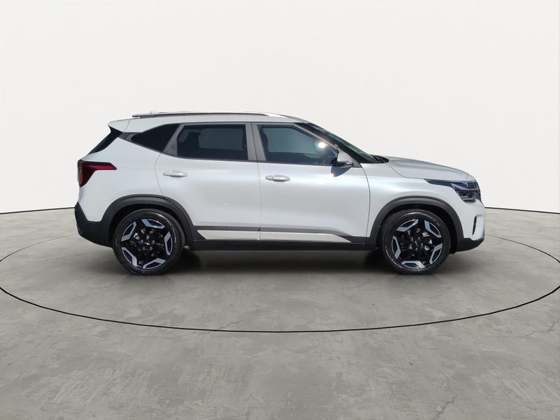 2025 Kia Seltos Limited 2L FWD image 3