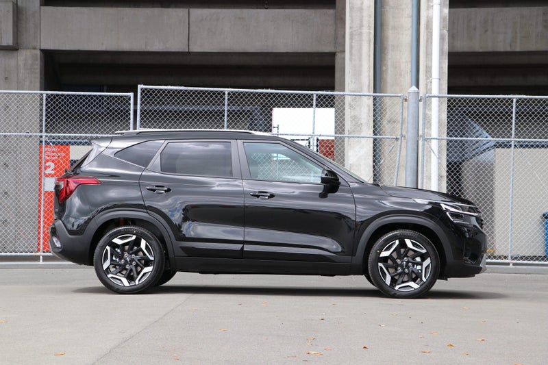 2025 Kia Seltos LTD 2.0 image 3