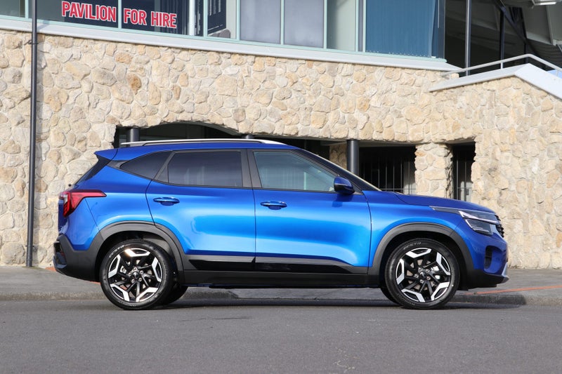 2025 Kia Seltos LTD 2.0 image 3