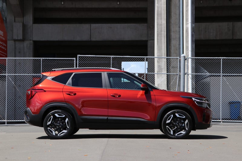 2025 Kia Seltos LTD 2.0 image 3
