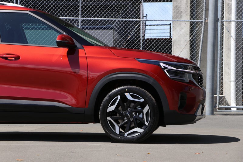 2025 Kia Seltos LTD 2.0 image 4
