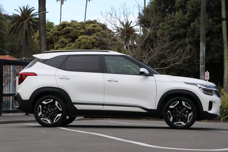 2025 Kia Seltos LTD 2.0 image 3