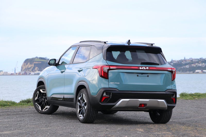2025 Kia Seltos LTD 2.0 image 2