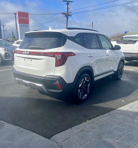 2025 Kia Seltos LTD 2.0 Gasoline IVT image 4