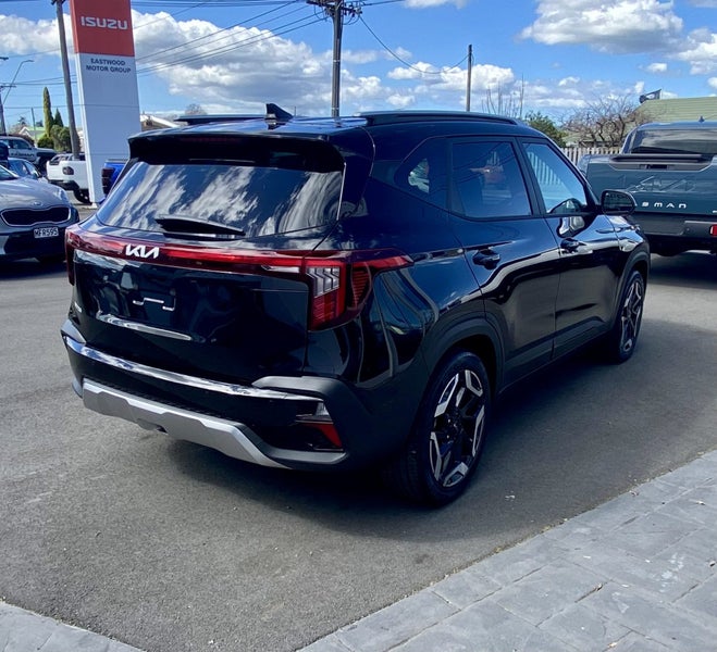 2025 Kia Seltos LTD 2.0 Gasoline IVT image 4