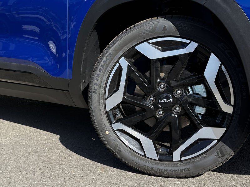 2025 Kia Seltos LTD image 2