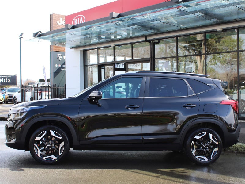 2025 Kia Seltos LTD image 3