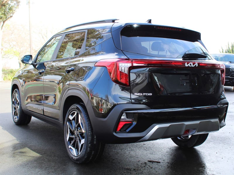 2025 Kia Seltos LTD image 4