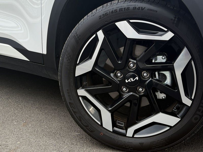 2025 Kia Seltos LTD image 2