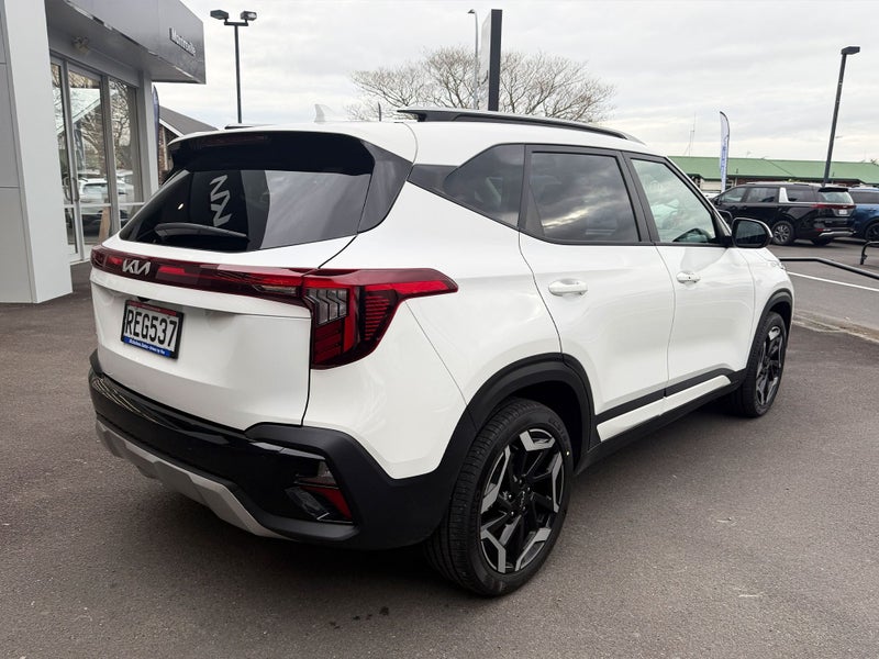 2025 Kia Seltos LTD image 3