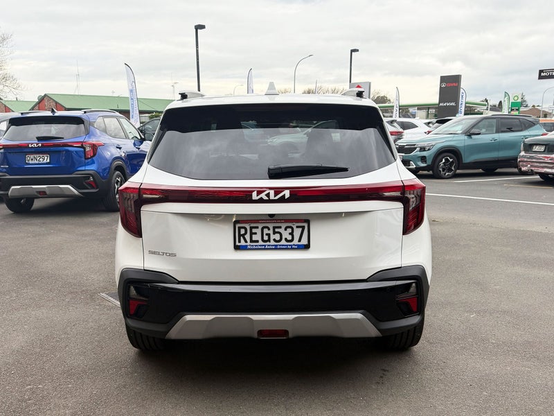 2025 Kia Seltos LTD image 4