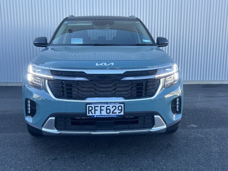 2025 Kia Seltos LTD TWO TONE image 2