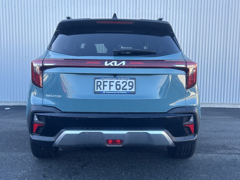 2025 Kia Seltos LTD TWO TONE image 5