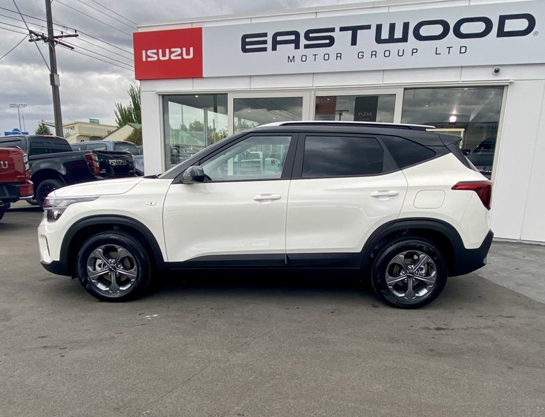 2025 Kia Seltos LX 2.0 Gasoline IVT image 2