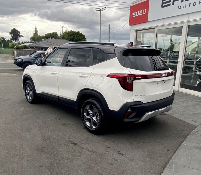 2025 Kia Seltos LX 2.0 Gasoline IVT image 3