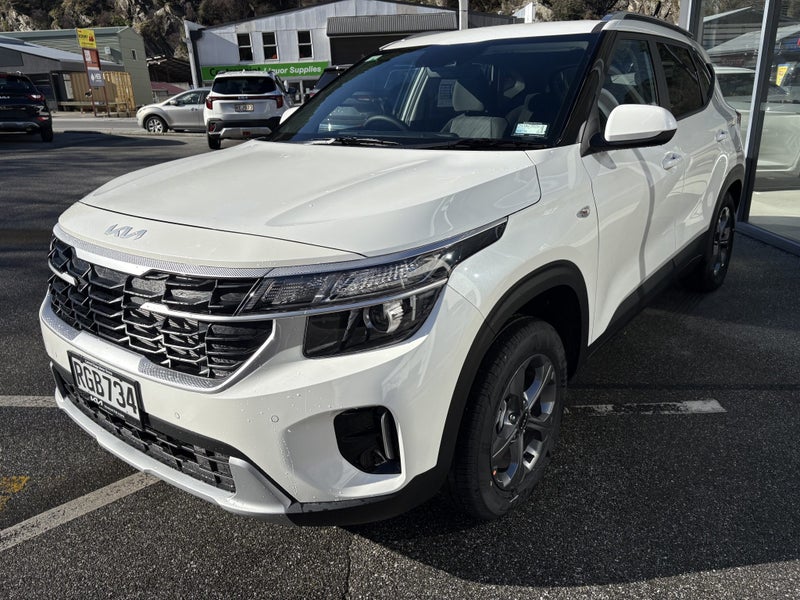 2025 Kia Seltos LX 2.0 IVT image 4