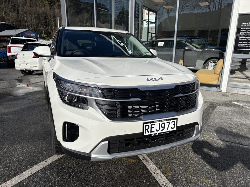 2025 Kia Seltos LX 2.0 IVT image 2