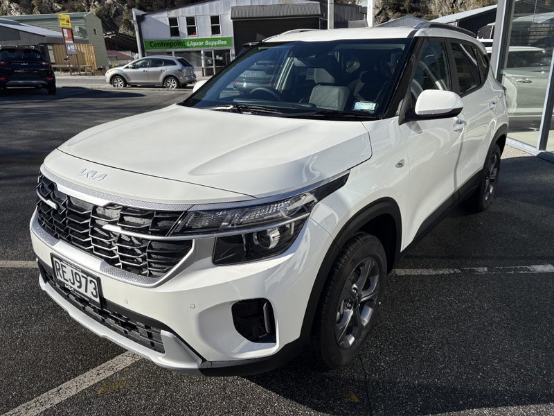 2025 Kia Seltos LX 2.0 IVT image 3