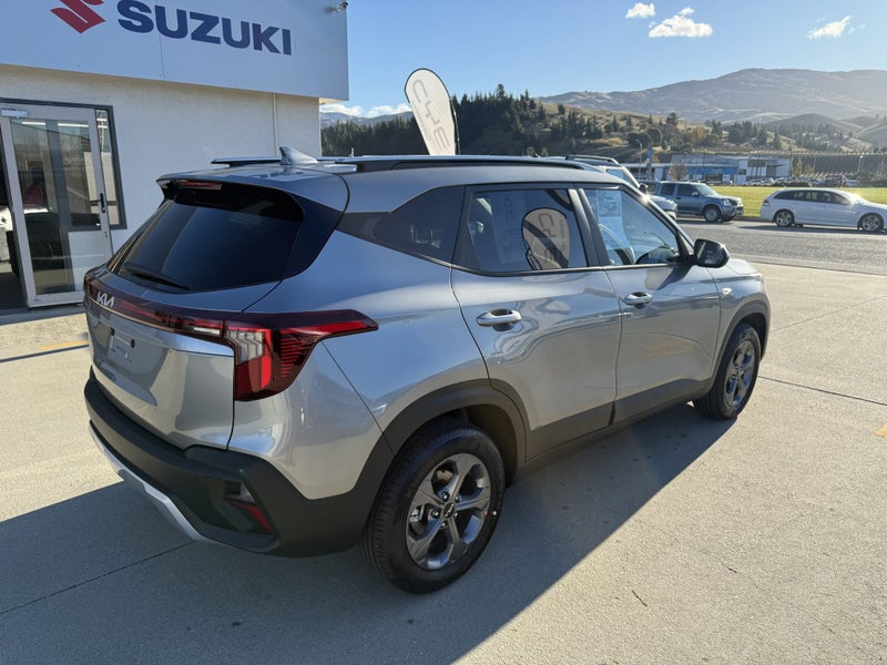 2025 Kia Seltos LX 2.0 IVT image 4