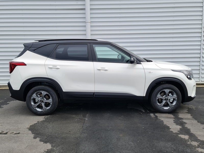 2025 Kia Seltos LX 2.0 Petrol (2-Tone) ** image 3