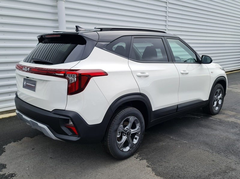 2025 Kia Seltos LX 2.0 Petrol (2-Tone) ** image 4