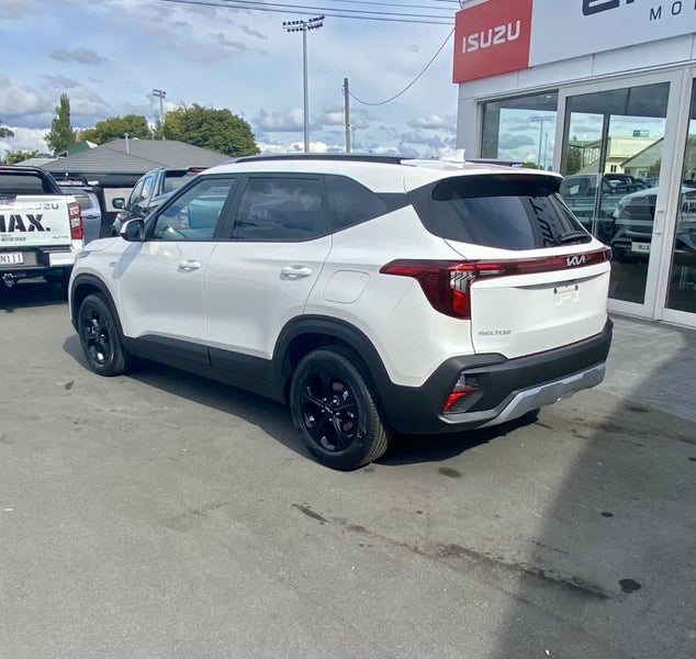 2025 Kia Seltos LX 2.0L Auto image 3