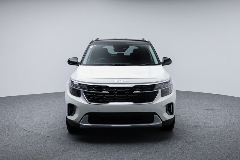2025 Kia Seltos LX 2.0L DOHC IVT (2-Tone) image 2