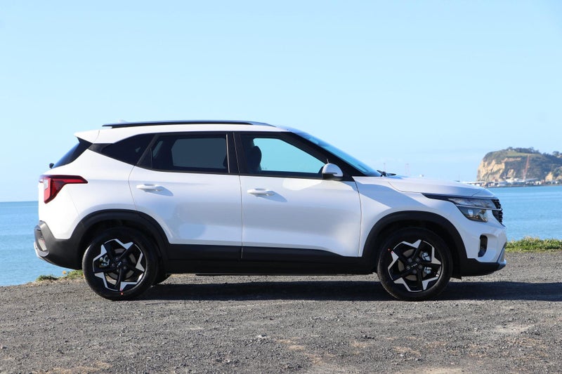 2025 Kia Seltos LX+ 2.0L DOHC IVT image 3