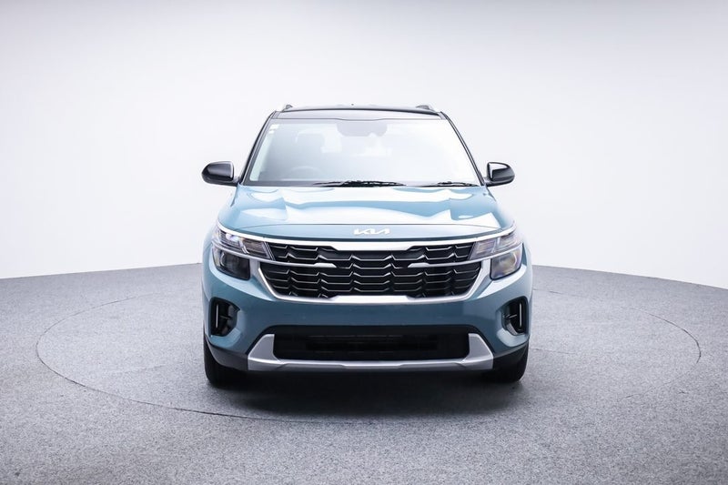 2025 Kia Seltos LX 2.0L DOHC IVT image 2