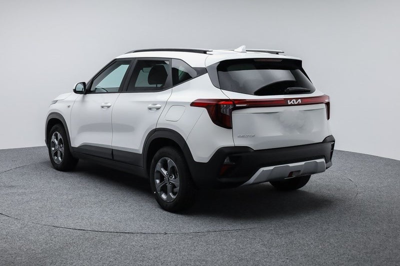 2025 Kia Seltos LX 2.0L DOHC IVT image 5