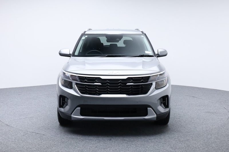 2025 Kia Seltos LX 2.0L DOHC IVT image 2