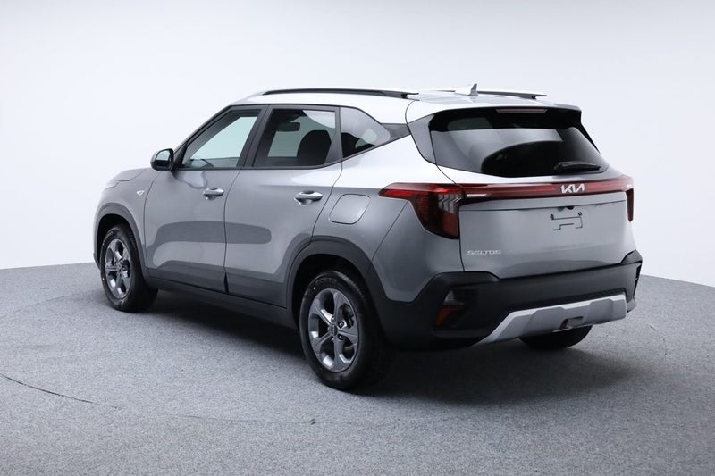 2025 Kia Seltos LX 2.0L DOHC IVT image 5
