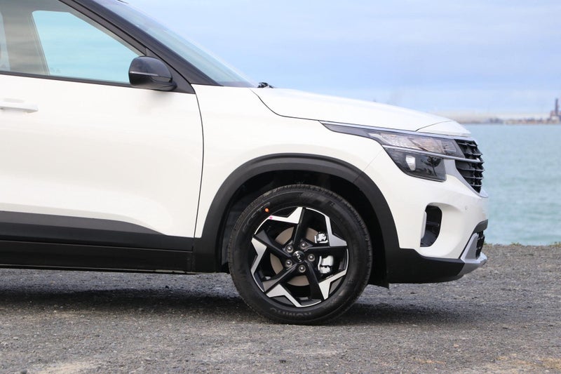 2025 Kia Seltos Lx+ 2.0L DOHC IVT image 4