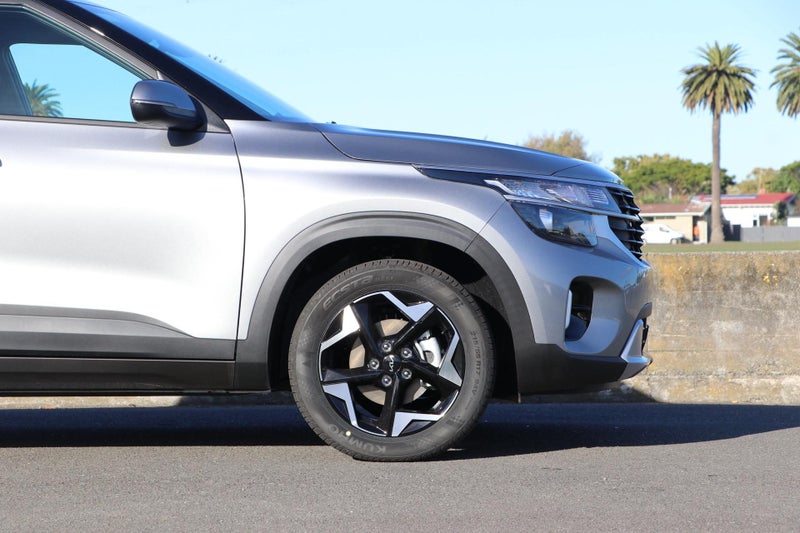 2025 Kia Seltos Lx+ 2.0L DOHC IVT image 4