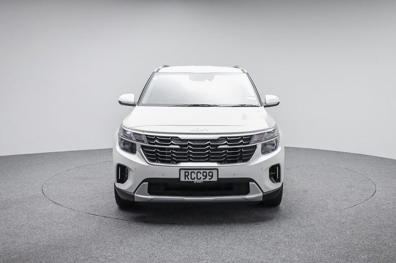 2025 Kia Seltos LX 2.0L DOHC IVT image 2