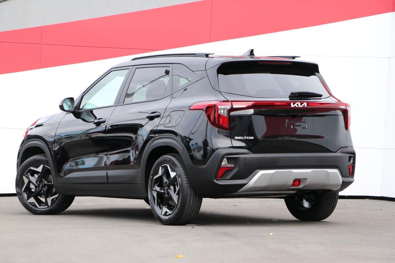 2025 Kia Seltos LX+ 2.0L DOHC IVT image 2
